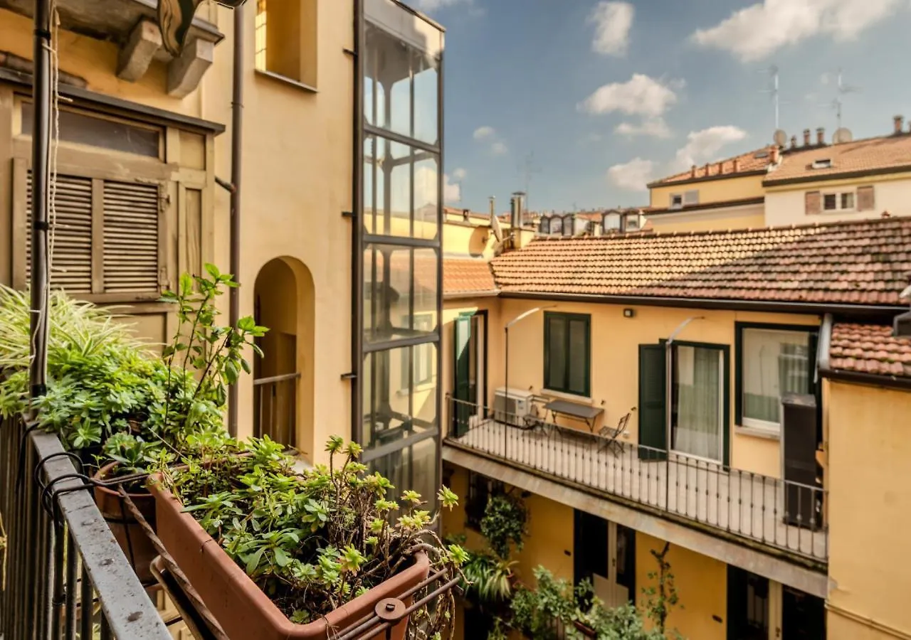 Duomo-Navigli - Suite Elegante In Centro Storico Milan 0*,  Italy